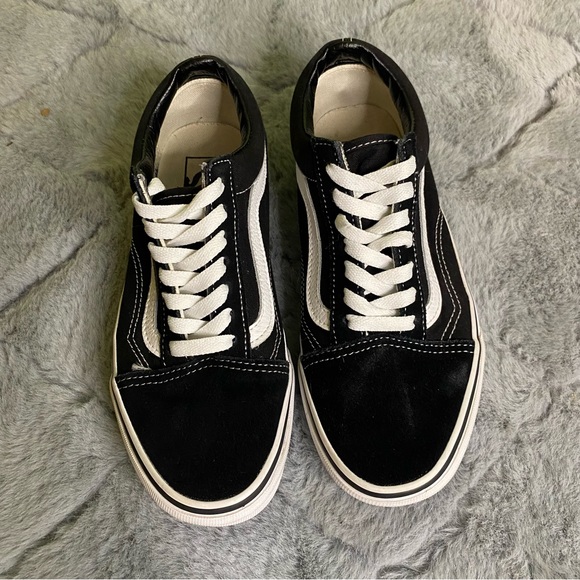 VANS OLD SKOOL BLACK & WHITE - Picture 1 of 6
